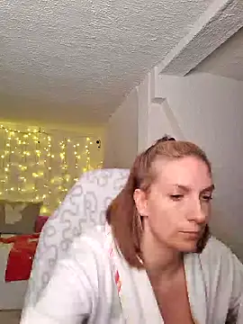 SexyJulia21 online show from December 12, 2024, 3:27 pm