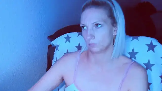 SexyJulia21 online show from June 22, 2026, 8:22 am