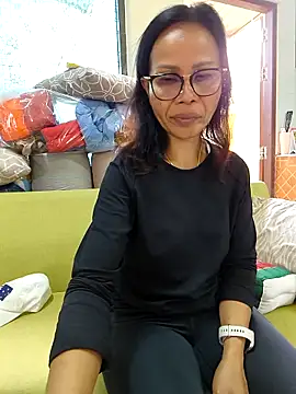 Mama Eva 1 online show from February 5, 2026, 1:43 am