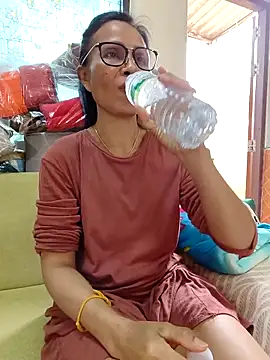 Mama Eva 1 online show from February 17, 2026, 1:57 am