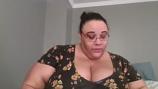 SexyBBW10790 online show from April 18, 2026, 2:21 pm
