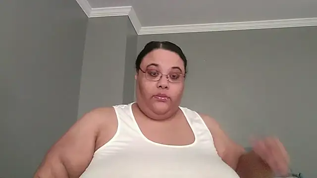 SexyBBW10790 online show from May 8, 2026, 2:00 pm