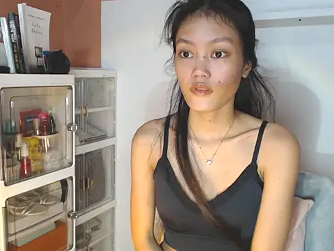 Snapshot of skinny_gracie chatting on July 17, 2026, 1:51 pm skinny gracie online show from July 17, 2026, 1:51 pm