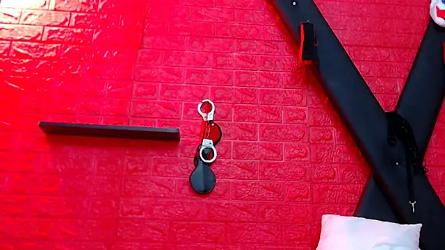 bdsmforever18 online show from April 25, 2026, 1:52 am