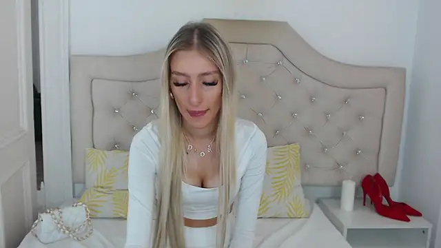 NatalieSensual online show from October 3, 2025, 7:27 am