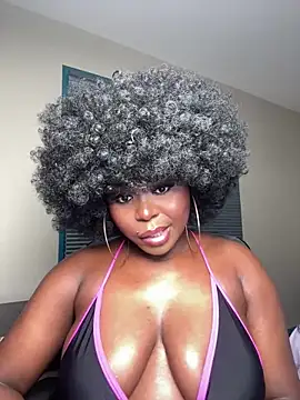 Snapshot of WomanNextdoor1 chatting on May 2, 2026, 4:06 am WomanNextdoor1 online show from May 2, 2026, 4:06 am