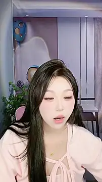 CAICAI BABY online show from November 10, 2025, 6:56 am