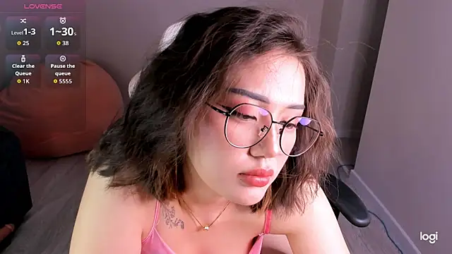 Snapshot of Momo_Ayase_ chatting on September 22, 2025, 2:19 pm Momo Ayase  online show from September 22, 2025, 2:19 pm