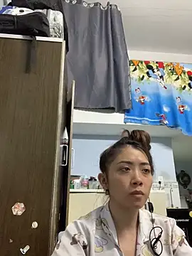 Minee1202 online show from May 6, 2026, 2:29 am