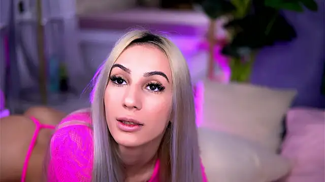 AwaLynch online show from February 14, 2026, 5:04 am