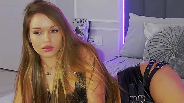 Snapshot of MarilynNova chatting on September 16, 2025, 4:24 am MarilynNova online show from September 16, 2025, 4:24 am