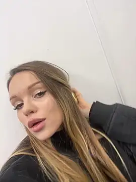 Snapshot of MarilynNova chatting on October 28, 2025, 4:16 am MarilynNova online show from October 28, 2025, 4:16 am