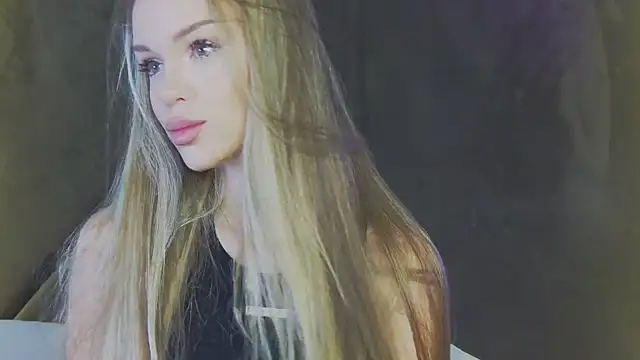 MarilynNova online show from June 27, 2026, 4:28 am