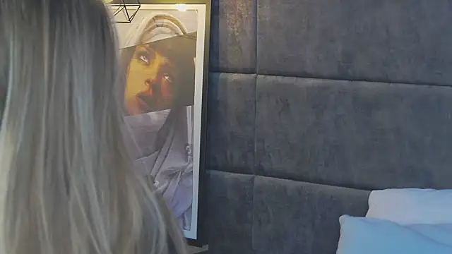 MarilynNova online show from July 13, 2026, 6:16 am