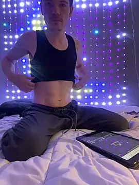 Snapshot of SalemStratton chatting on November 1, 2025, 8:44 pm SalemStratton online show from November 1, 2025, 8:44 pm