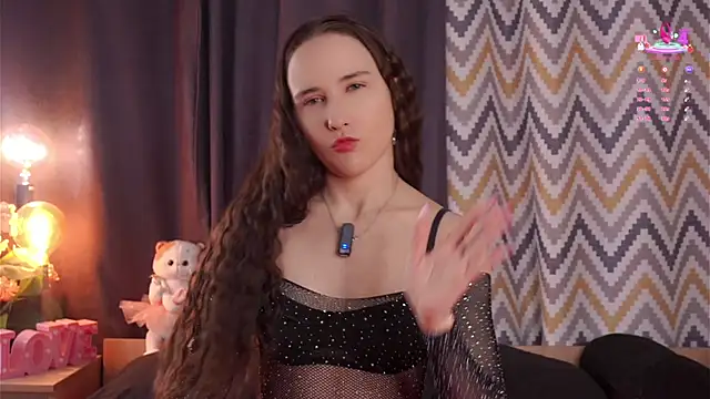 MaudAle online show from December 3, 2025, 1:02 am