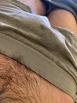 MuzzyFacing online show from April 22, 2026, 10:06 am