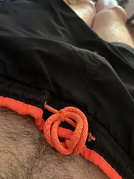 Snapshot of MuzzyFacing chatting on June 19, 2026, 8:40 am MuzzyFacing online show from June 19, 2026, 8:40 am