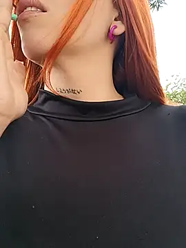 Snapshot of Alis_xxx chatting on October 17, 2025, 6:54 pm Alis xxx online show from October 17, 2025, 6:54 pm