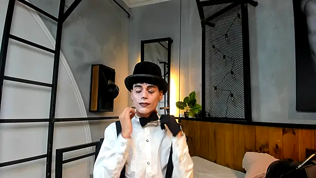 Dani mc1 online show from October 31, 2025, 11:55 am