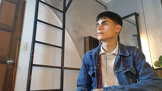 Dani mc1 online show from December 16, 2025, 11:26 am