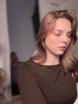 LilyFlamee online show from October 9, 2025, 4:05 pm