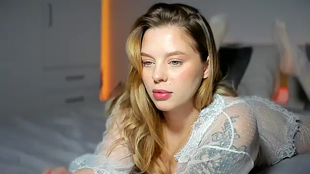 Snapshot of LilyFlamee chatting on March 3, 2026, 2:56 pm LilyFlamee online show from March 3, 2026, 2:56 pm