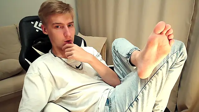 MrSexyCum4U online show from September 26, 2025, 8:46 pm