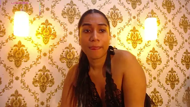 EMILYY WALKER online show from September 26, 2025, 11:58 am