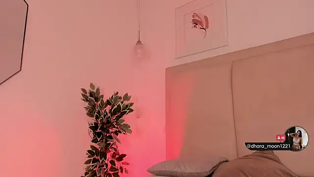 Snapshot of Dhara_moon chatting on October 8, 2025, 11:08 am Dhara moon online show from October 8, 2025, 11:08 am
