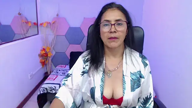 Snapshot of AmandaPeet chatting on October 9, 2025, 8:18 pm AmandaPeet online show from October 9, 2025, 8:18 pm