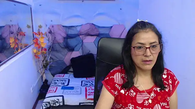 Snapshot of AmandaPeet chatting on November 1, 2025, 5:48 pm AmandaPeet online show from November 1, 2025, 5:48 pm