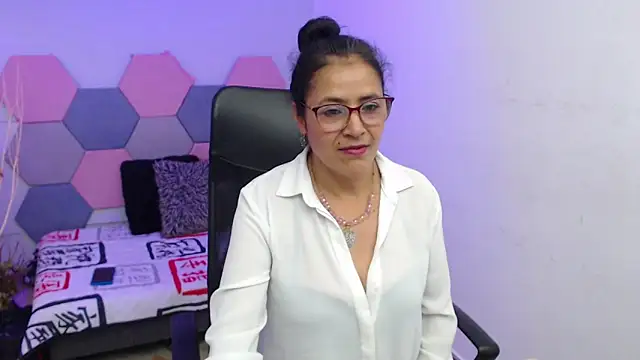 AmandaPeet online show from November 6, 2025, 7:48 pm