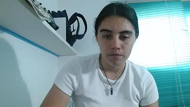Snapshot of Arieeel_09 chatting on April 13, 2026, 4:12 pm Arieeel 09 online show from April 13, 2026, 4:12 pm