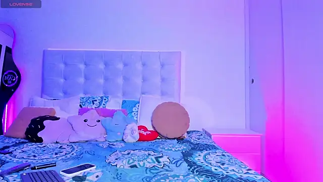 Snapshot of Baby_Steff chatting on October 10, 2025, 4:00 am Baby Steff online show from October 10, 2025, 4:00 am