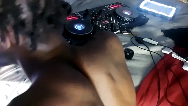 Snapshot of Triggerhappycj100 chatting on February 8, 2026, 4:05 am Triggerhappycj100 online show from February 8, 2026, 4:05 am