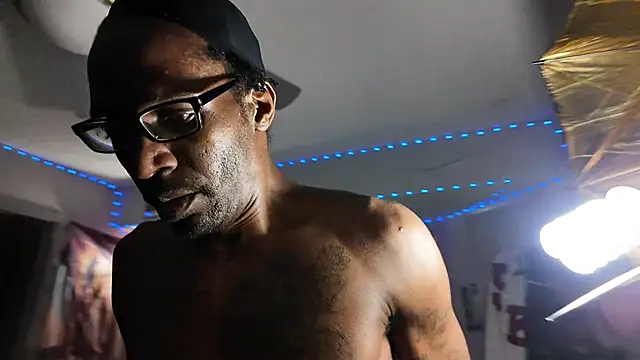 Snapshot of Triggerhappycj100 chatting on March 14, 2026, 8:53 am Triggerhappycj100 online show from March 14, 2026, 8:53 am