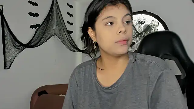 Aleja-02 online show from October 13, 2025, 9:26 pm