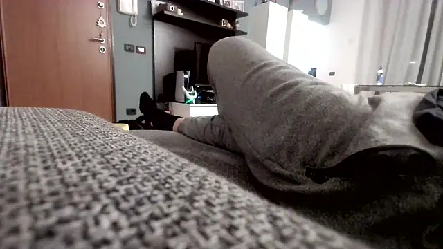 cucciolotto76 online show from November 25, 2025, 8:31 pm