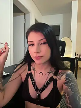 Snapshot of Privad_ravenna chatting on April 21, 2026, 3:35 am Privad ravenna online show from April 21, 2026, 3:35 am