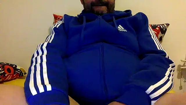 Snapshot of steve669_hot chatting on October 23, 2025, 7:56 pm steve669 hot online show from October 23, 2025, 7:56 pm