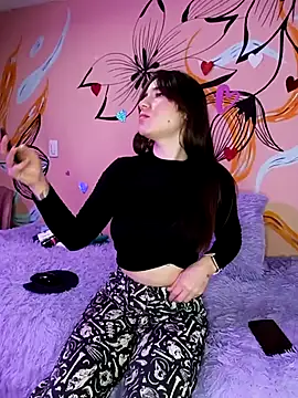 Snapshot of Amber-08 chatting on September 24, 2025, 1:36 pm Amber-08 online show from September 24, 2025, 1:36 pm