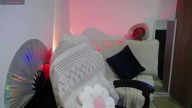 Snapshot of immisssilver chatting on October 8, 2025, 1:58 am immisssilver online show from October 8, 2025, 1:58 am