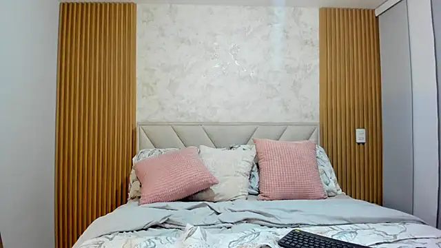 biancabigboobs22 online show from April 11, 2026, 3:11 am