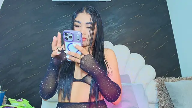 Snapshot of Roxana_gomez chatting on May 11, 2026, 3:34 am Roxana gomez online show from May 11, 2026, 3:34 am