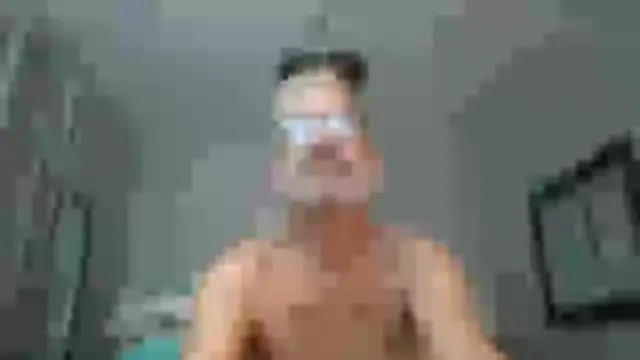 Snapshot of FoxnMouse chatting on October 25, 2025, 4:20 am FoxnMouse online show from October 25, 2025, 4:20 am