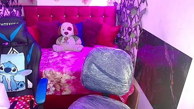 IVET CUTE1 online show from April 28, 2026, 8:36 pm