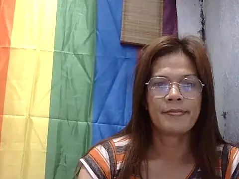 juicycum069 online show from April 26, 2026, 8:17 pm
