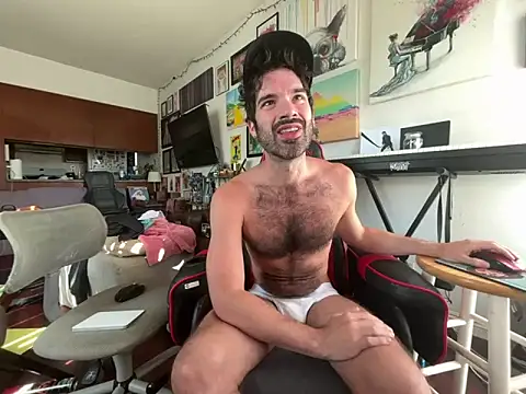 Snapshot of Pupscritch chatting on May 11, 2026, 4:04 pm Pupscritch online show from May 11, 2026, 4:04 pm