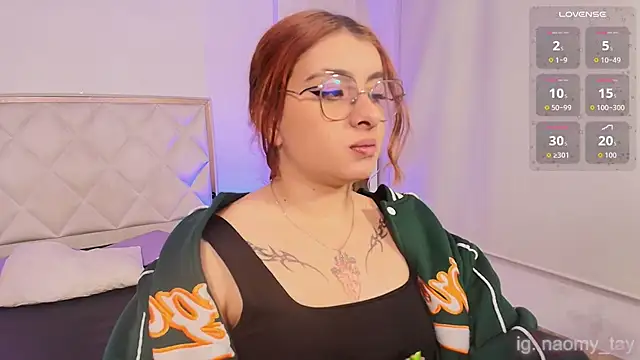 Snapshot of Naomy_tay1 chatting on October 27, 2025, 3:10 am Naomy tay1 online show from October 27, 2025, 3:10 am